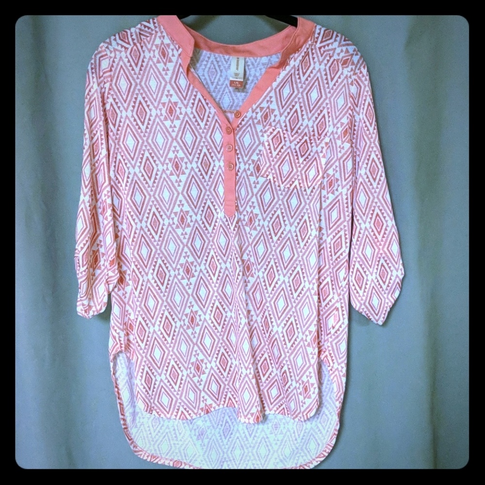 Geometric patterned tunic top